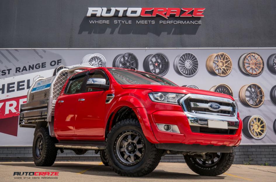 FORD-RANGER-TROPHY-MATTE-ANTHRACITE-WITH-BLACK-RING